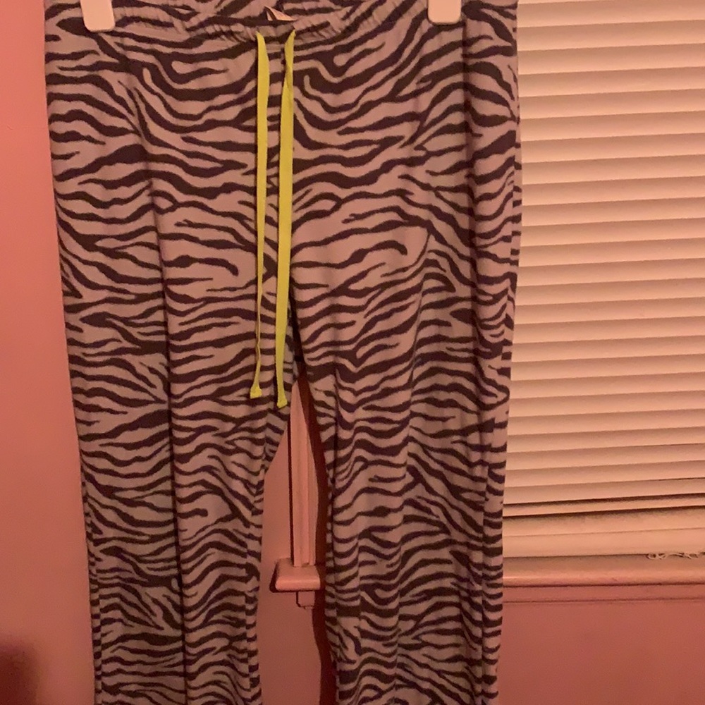 PJ Set - Picture 3 of 4